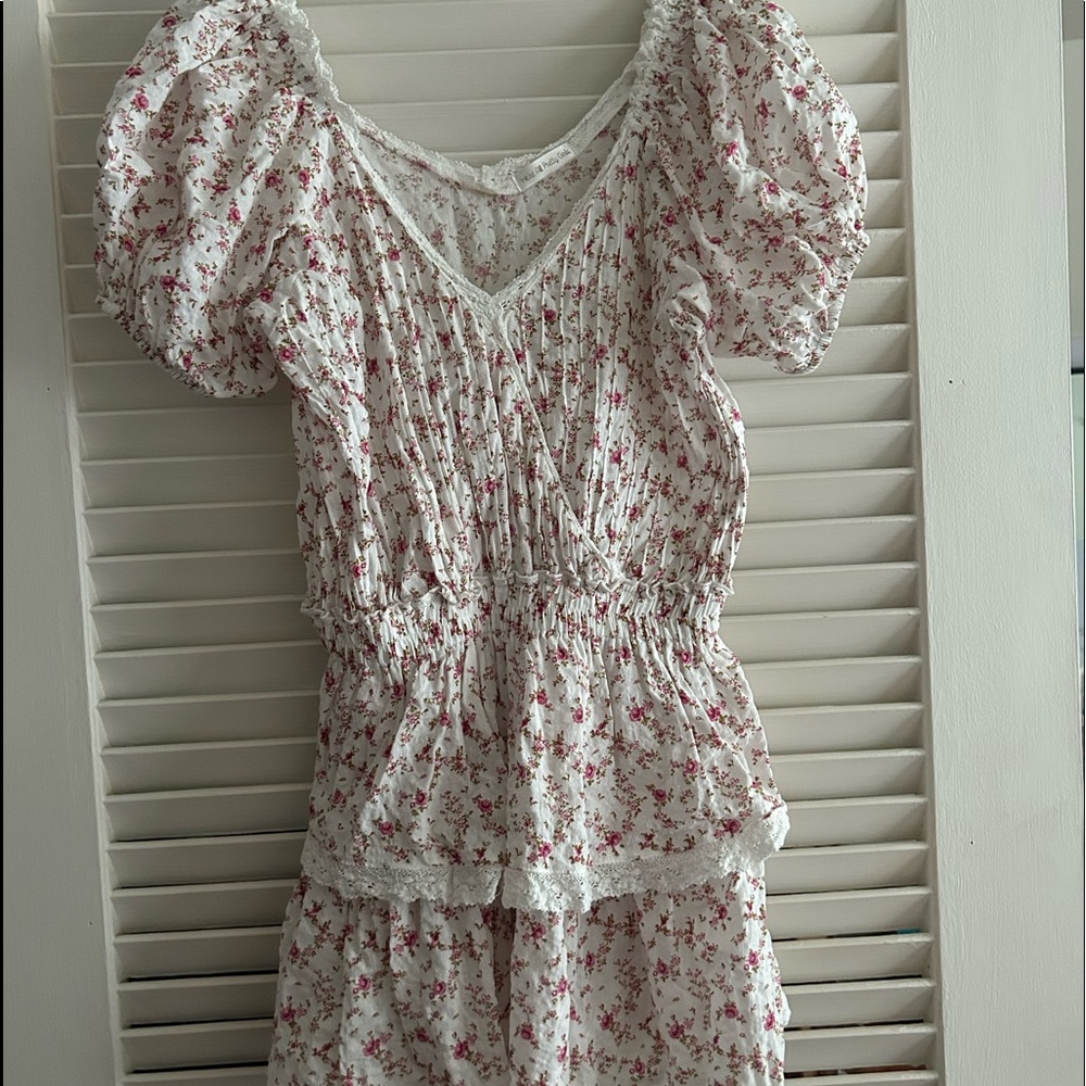 We’re all pretty girls Floral Mixology Dress